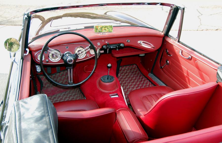 Интерьер Austin-Healey 3000 BT7 (Mk II) 1961 года  (фото 21 из 37)